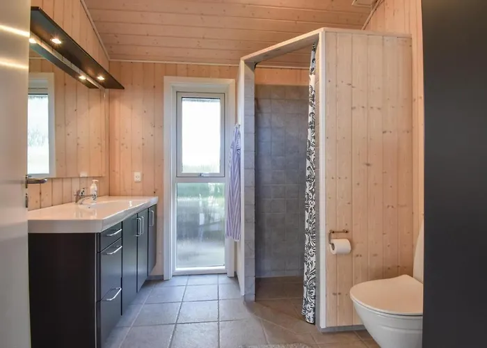 Three-bedroom In Fåborg